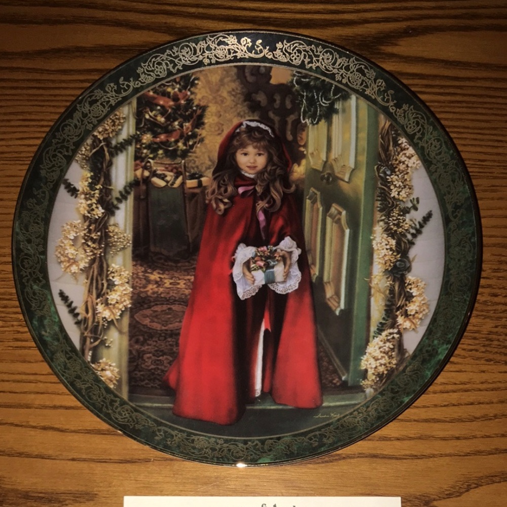 Sandra Kuch Victorian Christmas collection plate